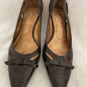 Nine West leather pumps
